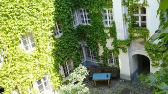 Expose Charmante 2 Zimmer mit Balkon und grünem Innenhof