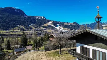 Expose Privates Bergdomizil – unverbaubare, majestätische Sicht und genehmigtes Bauprojekt