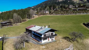 Expose Privates Bergdomizil – unverbaubare, majestätische Sicht und genehmigtes Bauprojekt