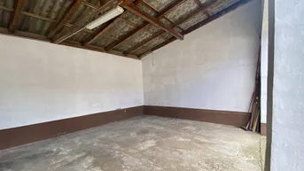 Expose Einstellplatz (Box) für KFZ / Wohnwagen / Anhänger / Lager