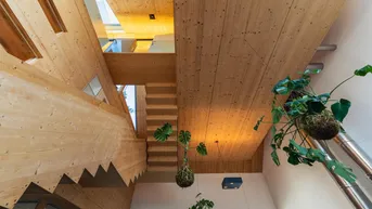 Expose Büro in außergewöhnlichem Coworking Space nähe Messe mit Klimaanlage und großer Dachterrasse