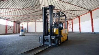 Expose Lagerfläche von 300m² - bis 2700m² im Bezirk Mattersburg zu vermieten.