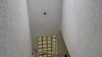 Expose Charmantes Einfamilienhaus mit Pool auf Pachtgrund in ruhiger Donau-Lage
