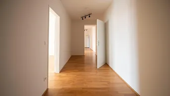Expose Charmante Wohnung in historischem Gebäude nahe Hauptplatz – barrierefrei mit Terrasse und Lift