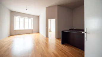 Expose Großzügige Dachgeschosswohnung in historischem Stilhaus nahe Hauptplatz – Wiener Neustadt
