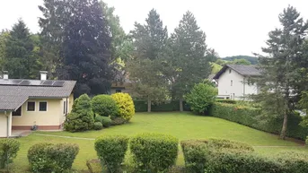 Expose Möblierte 2-Zimmer-Wohnung mit Balkon, Grünblick und Tiefgarage in absoluter Ruhelage