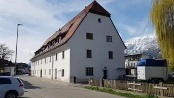 Expose Gemütliche, helle 3-Zimmerwohnung in wunderschön renoviertem, historischen Gebäude