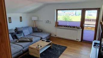 Expose Möblierte 2-Zimmer Dachgeschosswohnung mit Balkon
