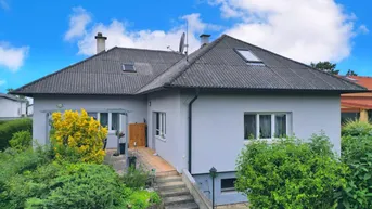 Expose Charmantes Einfamilienhaus mit großem, teilbaren Grundstück
