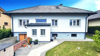 Expose Charmantes Einfamilienhaus mit großem, teilbaren Grundstück