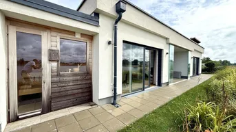 Expose EXKLUSIVER BUNGALOW AM SEE - ERSTE REIHE MIT TRAUMHAFTEM AUSBLICK