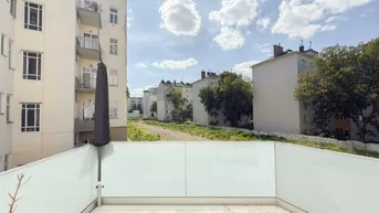 Expose BALKONWOHNUNG - 4 - ZIMMER ALTBAUWOHNUNG - KLIMAANLAGE - NÄHE ROCHUSMARKT U3