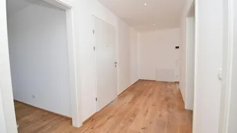Expose Nagelneue 3-Zimmer Wohnung in einer Sackgasse