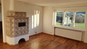 Expose Großzügige Wohnung mit Balkon, Kachelofen und Sauna