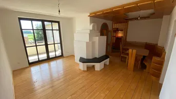 Expose *PROVISIONSFREIE teilmöblierte wunderschön renovierte Wohnung mit Balkon inkl. Heizkosten*