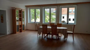 Expose Neu renovierte Wohnung in Top Lage!
