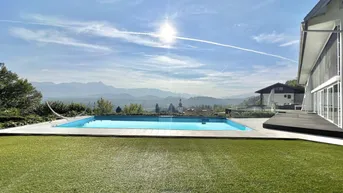 Expose Luxuriöse Traumwohnung mit Pool und Panoramablick