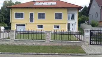 Expose Einfamilienhaus mit Pool und Garten in Rohrbach