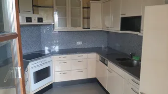Expose Schöne 3 Zimmer Wohnung, Privat