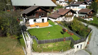 Expose Einfamilienhaus mit großem Garten - Chance für junge Familien