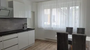 Expose Sanierte wunderschöne sonnige ruhige 2-Zimmer-Wohnung in Penzing