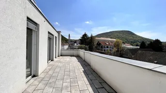 Expose Herrliches Dachgeschoss mit Dachterrasse und Ausblick! Unbefristete Mietordination mit Kundenparkplätzen und freie planbare Raumgestaltung!