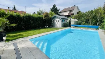 Expose 550m zur U-Bahn - 400m zur Bader Bahn - neuwertiges Einfamilienhaus mit Garten und Pool - Kamin - Stellplatz - Klimaanlage - Luftwärmepumpe