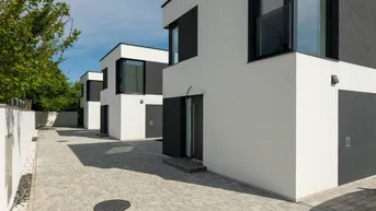 Expose ! FRÜHJAHRSAKTION ! Einfamilienhaus in Ruhelage mit Top Qualität Belagsfertig mit Wärmepumpenheizung und fertiger Elektrik