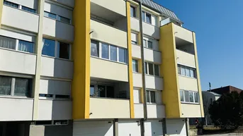 Expose Dreizimmerwohnung im Grünen - beste Erreichbarkeit und Naherholung nahe des berühmten Schlossparks
