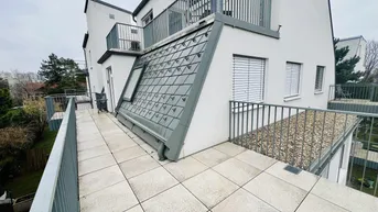 Expose 550m zur U1 - sonnige Terrasse mit Blick ins Grüne - Ruhelage - Luftwärmepumpe - KfzStellplatz