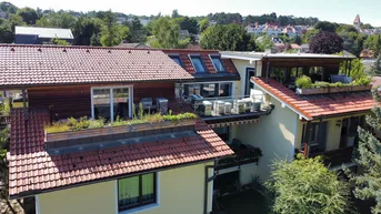Expose Dachgeschosswohnung in Ruhelage mit traumhaftem Grünblick, eigenem Garten und Garage
