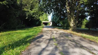 Expose Großes Grundstück für 2 Doppelhäuser: Ihre Chance auf 3787 m² ein Projekt zu verwirklichen!