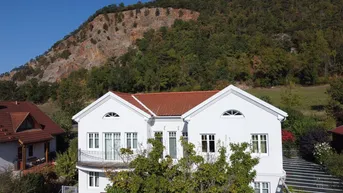 Expose Traumhaus in Grünruhelage 30 Minuten zur Wiener Stadtgrenze- Einmaliger Fernblick - Finanzierung ab monatlich € 2.070.- möglich