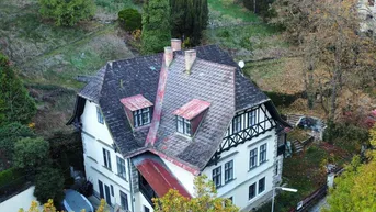 Expose Außergewöhnliche Villa in absolut ruhiger Waldrandlage I Rund um Natur pur nahe Lainzer Tiergarten I Ausbauen+sanieren