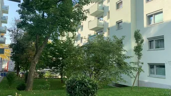 Expose Renoviert | Charmante 3 Zimmer Wohnung mit Balkon!