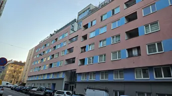 Expose 4 Dachterrassen! | 7 Zimmer DG-Wohnung in sehr guter Lage! Ideal für 2 Familien