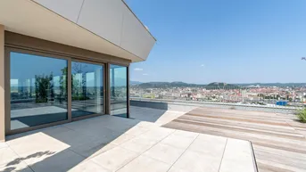 Expose Green Tower | Penthouse im 19. Stock | Erstbezug