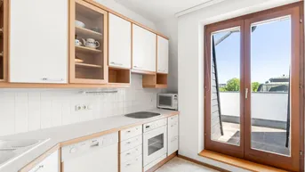 Expose Nähe Augarten: Große 3-Zimmer-Wohnung mit Terrasse, Fernblick und Tiefgaragenplatz