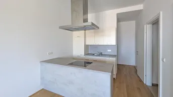 Expose Mirror Tower | 2- Zimmer Wohnung im 18.Stock mit direktem Schlossbergblick | Top Zustand