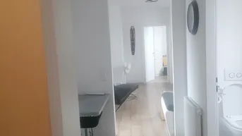 Expose Sonnige Dachwohnung mit Einbauküche