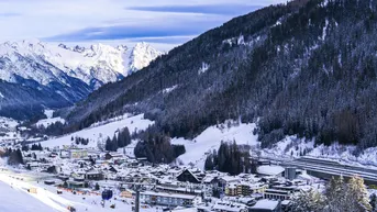 Expose 4 off-market chalets available in St Anton