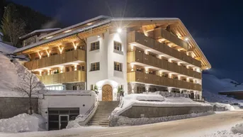 Expose A charming 4 bedroom apartment that enjoys exceptional shared spa facilities
