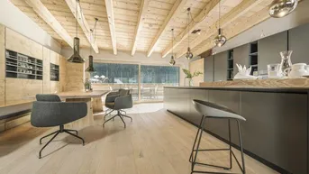 Expose Luxury penthouse available in the centre of town with wonderful mountain views.