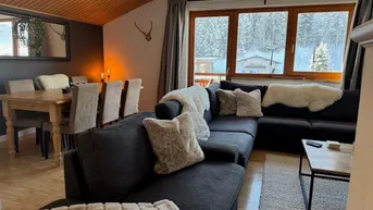Expose A top floor 3 bedroom apartment located in a private location, close to the centre of Maria Alm