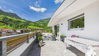 Expose Exklusive Maisonette-Wohnung in Uderns – Ruhe, Luxus &amp; traumhafte Dachterrasse zu kaufen