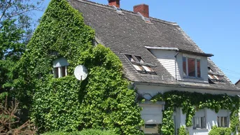 Expose Geschäfts- und Wohnhaus als Ein- bzw. Zweifamilienhaus oder Gewerbeobjekt nutzbar, in der Thermenregion, in der Nähe von A 8280 Fürstenfeld, gelegen..