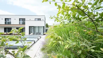 Expose Traumhaus mit Pool &amp; Gartenparadies