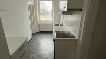 Expose Attraktives 2,5-Zimmer-Zuhause in Kapellenstraße: Modern saniert, top angebunden, nähe Webling – zur Miete! Haustiere willkommen!
