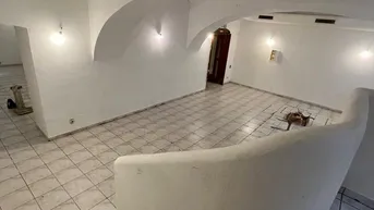 Expose Außergewöhnliches Geschäfts/Vereinslokal/Klubhaus direkt bei der TU- Graz zur Miete.