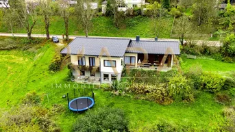 Expose Viel Haus für wenig Geld! 300m²(Groß)Familienhaus mit leichtem Renovierungsbedarf. Berg &amp; Seeblick!